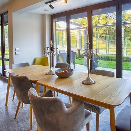 Mountain Hill Luxury Madzhare