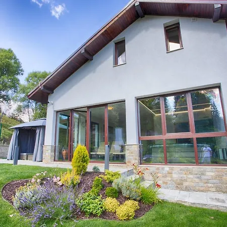 Mountain Hill Luxury Madzhare