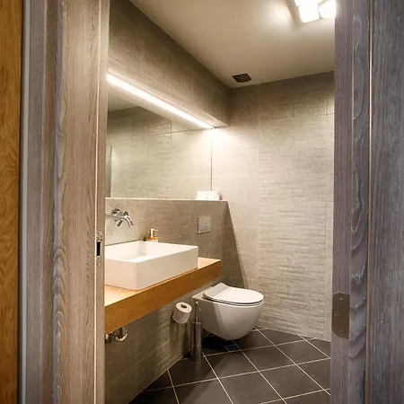 Mountain Hill Luxury Villa Madzhare