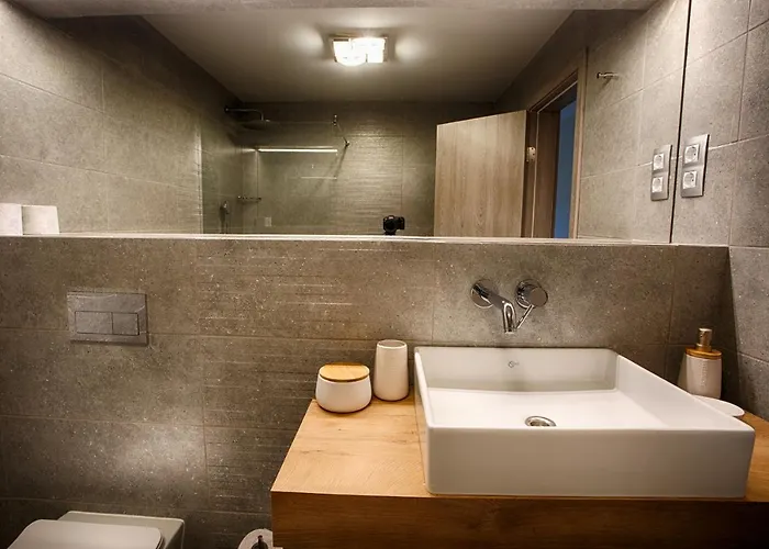 Mountain Hill Luxury * Madzhare