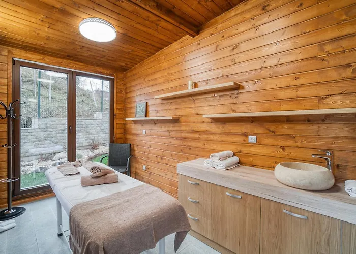 Willa Mountain Hill Luxury Madzhare